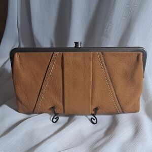 Hobo Leather Clutch Wallet Clutch Double Kiss Lock Brown